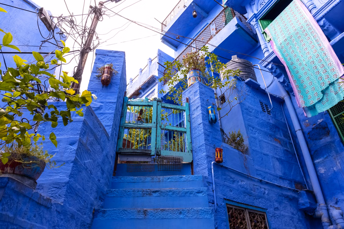 The blue city and the Clock Tower market, photo 2