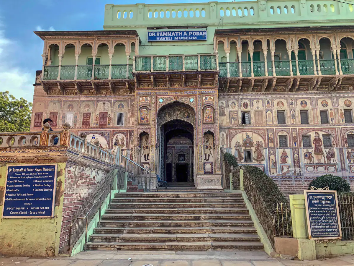 Fresco-covered facade of the Poddar Haveli Museum in Nawalgarh